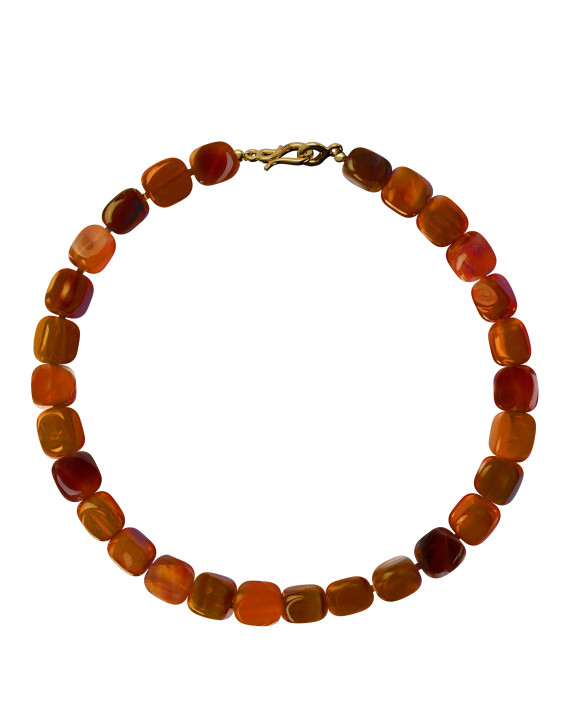 Pendant-necklace with orange agate gilding