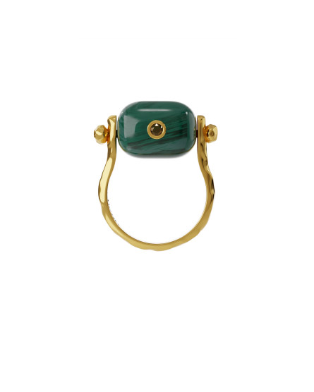 Ring with green agate and citrine gilding