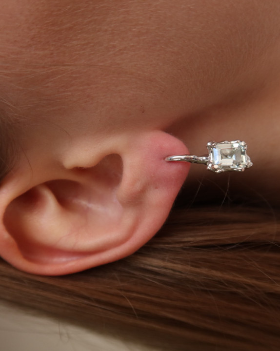 Earrings new classic w/ green amethyst